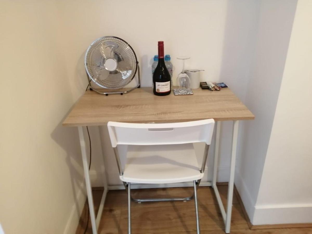 Central Stratford Cozy Double Room Лондон Екстер'єр фото