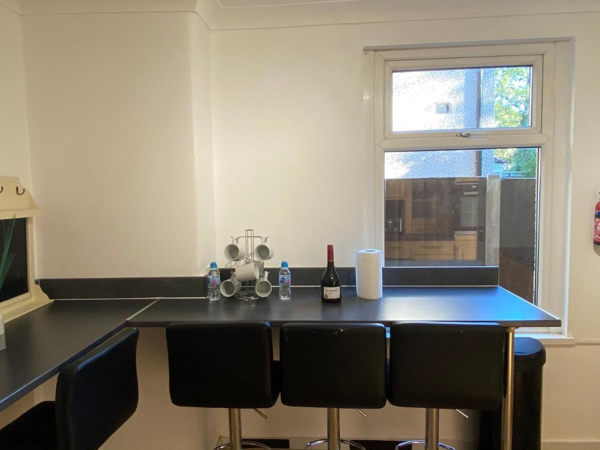 Central Stratford Cozy Double Room Лондон Екстер'єр фото