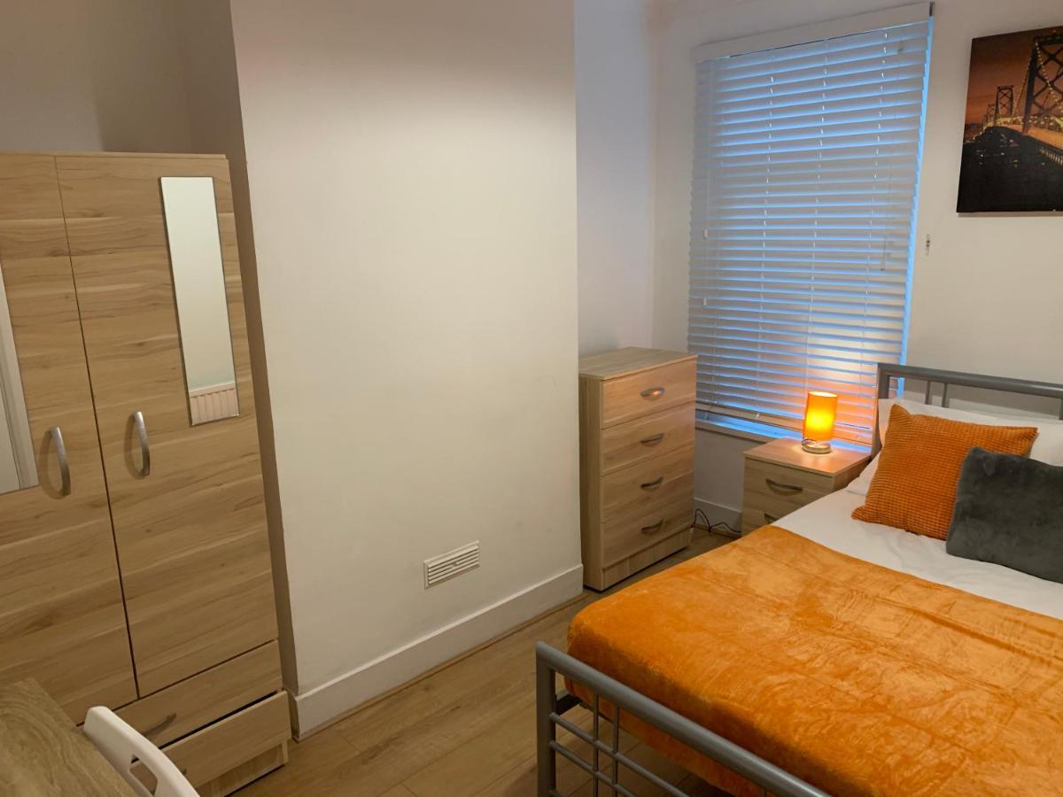 Central Stratford Cozy Double Room Лондон Екстер'єр фото