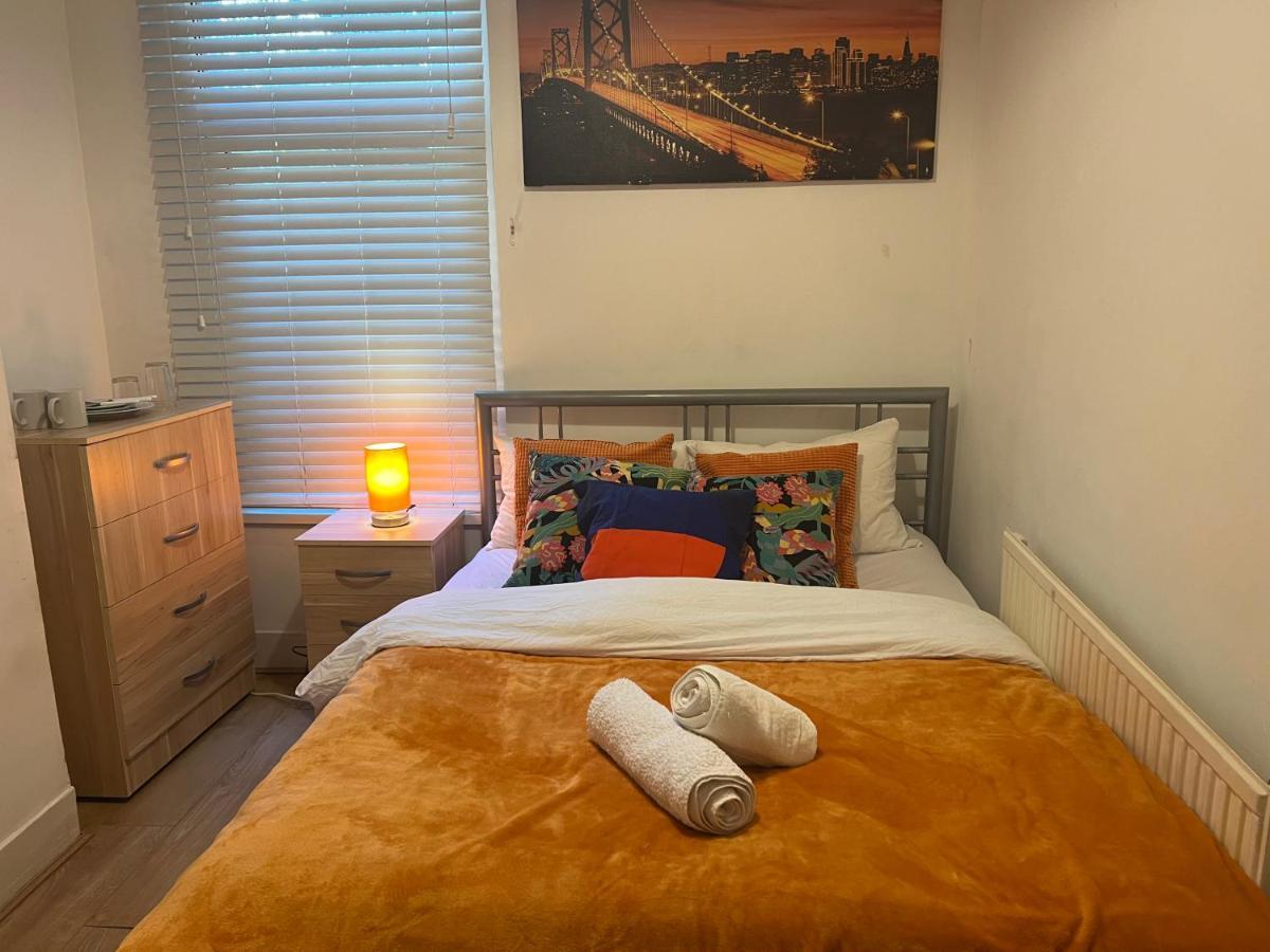 Central Stratford Cozy Double Room Лондон Екстер'єр фото