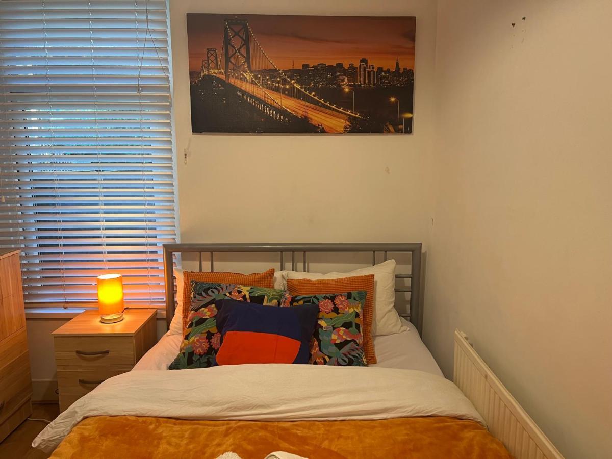 Central Stratford Cozy Double Room Лондон Екстер'єр фото