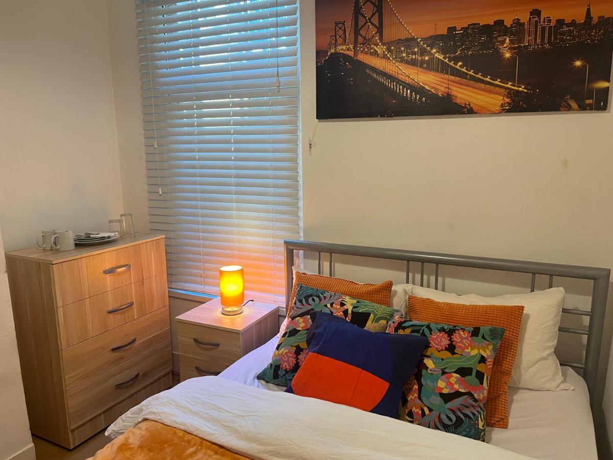 Central Stratford Cozy Double Room Лондон Екстер'єр фото