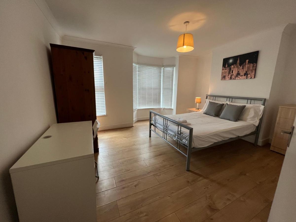 Central Stratford Cozy Double Room Лондон Екстер'єр фото