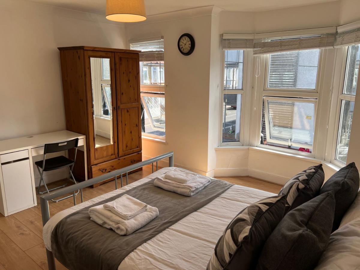 Central Stratford Cozy Double Room Лондон Екстер'єр фото